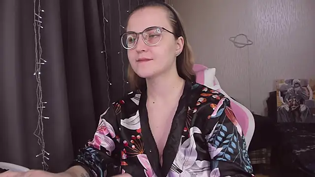 Snapshot of MissBrightShine chatting on January 11, 2026, 10:00 am MissBrightShine online show from January 11, 2026, 10:00 am