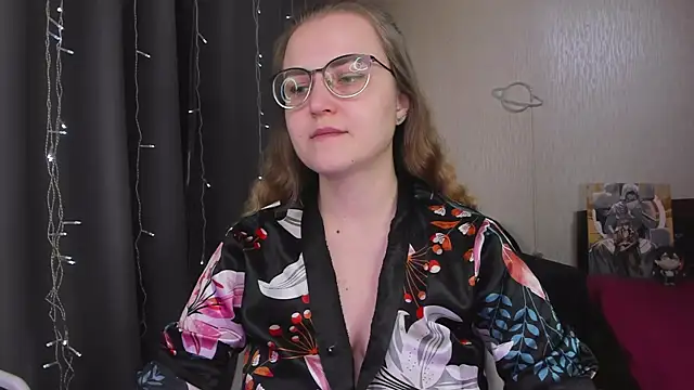 Snapshot of MissBrightShine chatting on February 20, 2026, 11:23 am MissBrightShine online show from February 20, 2026, 11:23 am