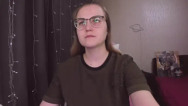 Snapshot of MissBrightShine chatting on February 8, 2026, 10:35 am MissBrightShine online show from February 8, 2026, 10:35 am