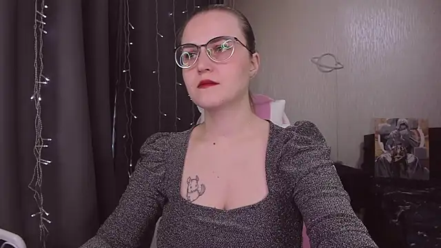 Snapshot of MissBrightShine chatting on January 12, 2026, 10:33 am MissBrightShine online show from January 12, 2026, 10:33 am