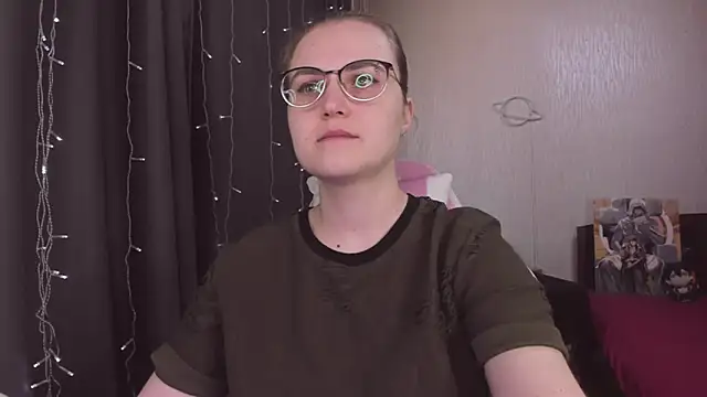 Snapshot of MissBrightShine chatting on February 6, 2026, 10:11 am MissBrightShine online show from February 6, 2026, 10:11 am