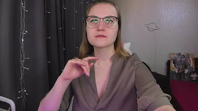 Snapshot of MissBrightShine chatting on February 14, 2026, 10:48 am MissBrightShine online show from February 14, 2026, 10:48 am