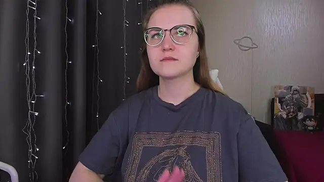 Snapshot of MissBrightShine chatting on March 1, 2026, 11:32 am MissBrightShine online show from March 1, 2026, 11:32 am