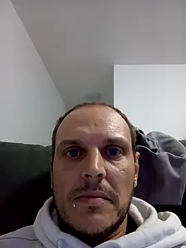 Snapshot of Ilovesquirt84 chatting on December 20, 2025, 4:32 pm Ilovesquirt84 online show from December 20, 2025, 4:32 pm