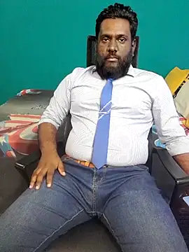 Rayansmith  online show from February 12, 2026, 11:37 pm