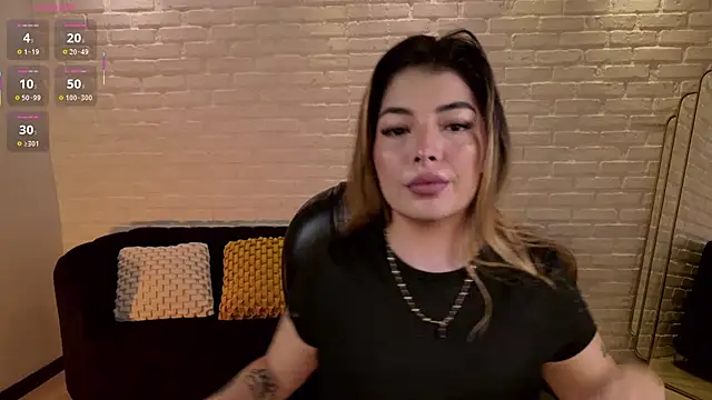 LisaMonroe  online show from September 27, 2025, 6:58 pm