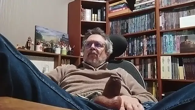 Mandra is a whore online show from October 27, 2025, 10:44 pm