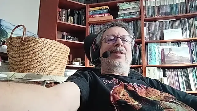 Mandra is a whore online show from October 24, 2025, 8:35 am