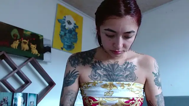 ZoeBakers  online show from November 16, 2025, 4:23 pm