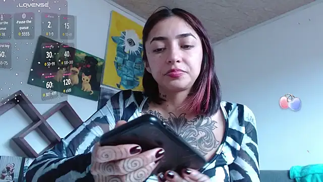 ZoeBakers  online show from February 13, 2026, 5:24 pm