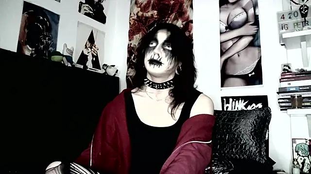 Snapshot of kiiler_queen chatting on June 8, 2026, 1:28 am kiiler queen online show from June 8, 2026, 1:28 am