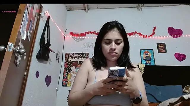 Saray extrovert  online show from September 24, 2025, 3:24 am