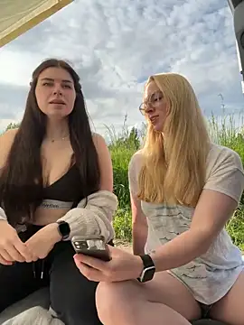 EllyNora online show from May 21, 2026, 4:15 pm