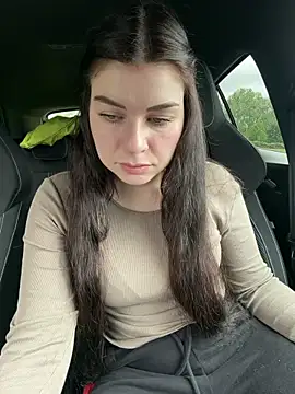 EllyNora online show from May 7, 2026, 1:58 pm