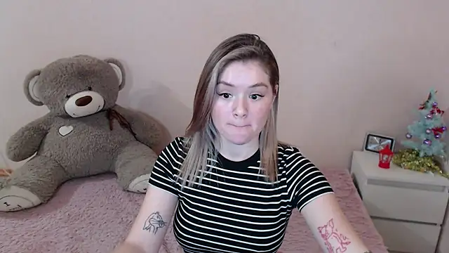 Snapshot of miaacatt chatting on January 18, 2025, 12:57 pm miaacatt online show from January 18, 2025, 12:57 pm