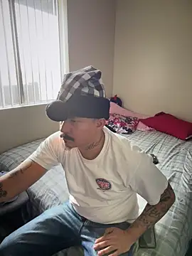 Snapshot of PeterGrandee chatting on December 22, 2025, 9:37 pm PeterGrandee online show from December 22, 2025, 9:37 pm