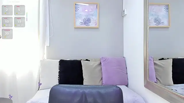 Paula Desousa online show from December 18, 2025, 7:40 pm