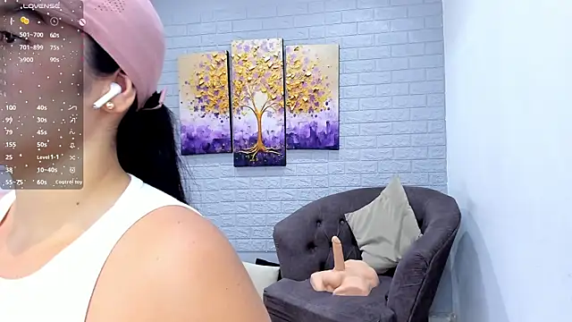 Snapshot of Paula_Desousa chatting on April 28, 2026, 8:02 pm Paula Desousa online show from April 28, 2026, 8:02 pm