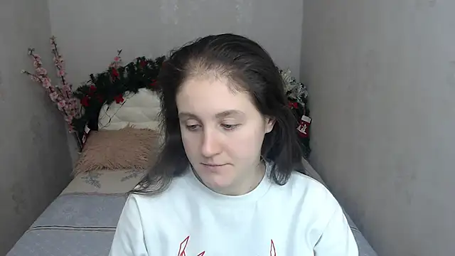 Holliy Cooper online show from January 7, 2026, 9:14 am