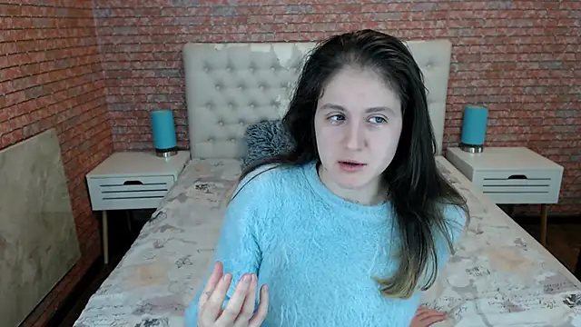 Holliy Cooper online show from October 23, 2025, 8:13 am