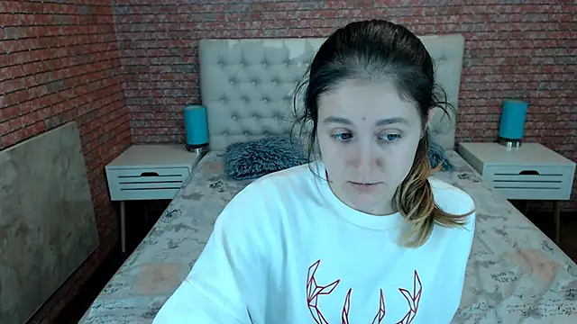 Holliy Cooper online show from November 29, 2025, 9:31 am