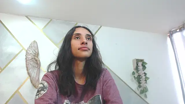 RoxanaCyrano  online show from February 17, 2025, 6:28 pm