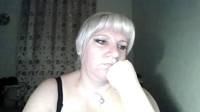 Snapshot of MeilomaWesa chatting on November 21, 2025, 8:08 pm MeilomaWesa online show from November 21, 2025, 8:08 pm