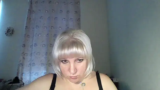 Snapshot of MeilomaWesa chatting on December 17, 2025, 6:18 am MeilomaWesa online show from December 17, 2025, 6:18 am