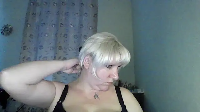 Snapshot of MeilomaWesa chatting on December 4, 2025, 12:37 pm MeilomaWesa online show from December 4, 2025, 12:37 pm