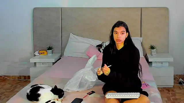 Snapshot of katt_pelaez chatting on October 11, 2025, 6:20 pm katt pelaez online show from October 11, 2025, 6:20 pm