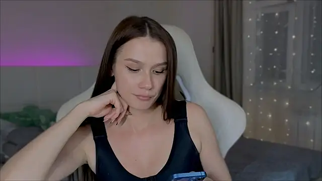 Snapshot of Madi_soon chatting on October 7, 2025, 6:20 pm Madi soon online show from October 7, 2025, 6:20 pm