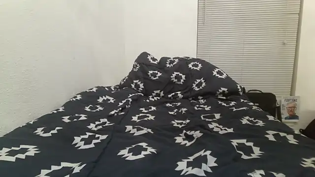 Snapshot of Peachestabby147 chatting on October 22, 2025, 6:02 am Peachestabby147 online show from October 22, 2025, 6:02 am