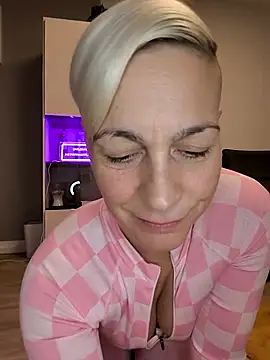 DarleenHot online show from December 4, 2025, 4:17 pm