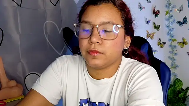 lucy hairypussy83 online show from September 9, 2025, 1:20 pm