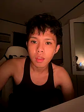 Snapshot of Plaxtique chatting on October 2, 2025, 7:39 pm Plaxtique online show from October 2, 2025, 7:39 pm