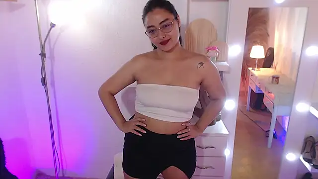  Kim  M online show from November 26, 2025, 12:05 pm