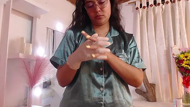  Kim  M online show from February 2, 2026, 2:27 pm