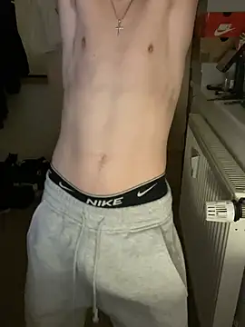 Snapshot of Using_Crew chatting on January 28, 2025, 6:17 pm Using Crew online show from January 28, 2025, 6:17 pm