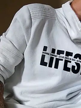 PIercingBoy38 online show from September 28, 2025, 2:57 pm