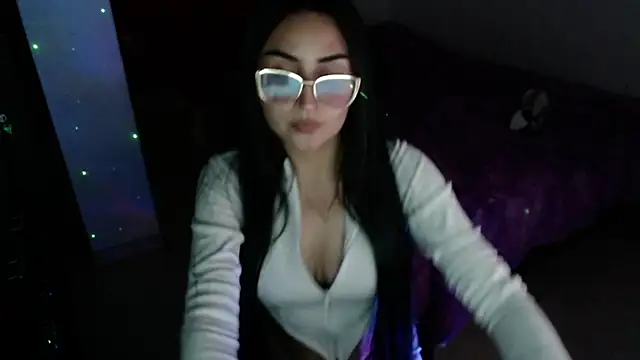 Snapshot of Tiffani_Williams chatting on March 3, 2026, 11:56 pm Tiffani Williams online show from March 3, 2026, 11:56 pm