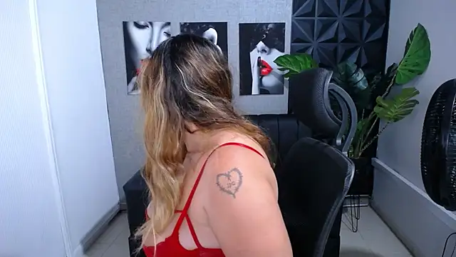 Snapshot of Valentinaa_mature chatting on May 23, 2026, 10:53 pm Valentinaa mature online show from May 23, 2026, 10:53 pm