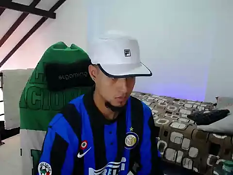 Snapshot of matias_bianco chatting on February 27, 2026, 4:18 pm matias bianco online show from February 27, 2026, 4:18 pm