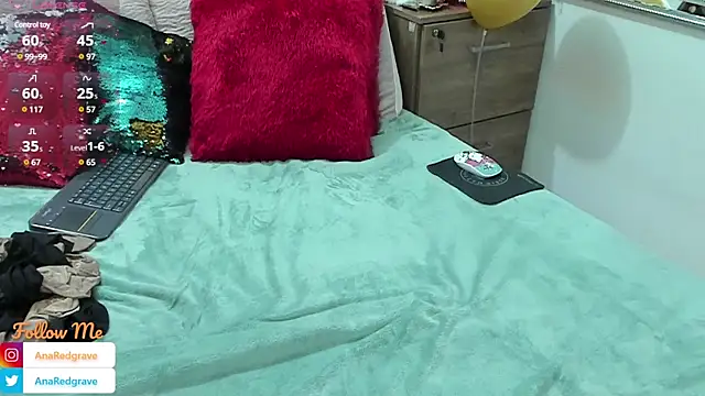 AnnaRedgrave online show from January 4, 2025, 4:11 pm