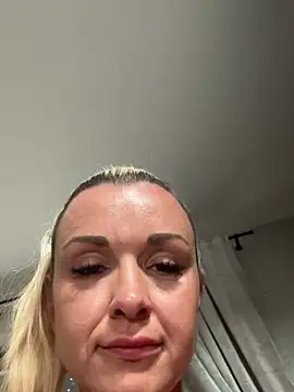 Bella-Tight online show from June 29, 2026, 6:20 am