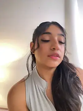 Snapshot of Bellafr chatting on January 4, 2025, 8:48 pm Bellafr online show from January 4, 2025, 8:48 pm