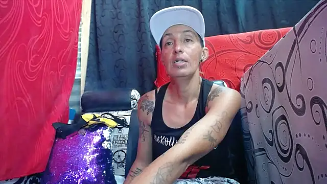 Snapshot of anyu1306 chatting on September 10, 2025, 6:40 pm anyu1306 online show from September 10, 2025, 6:40 pm