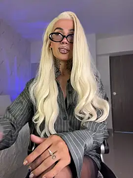 Snapshot of Miss_sagitario chatting on May 21, 2026, 12:02 pm Miss sagitario online show from May 21, 2026, 12:02 pm