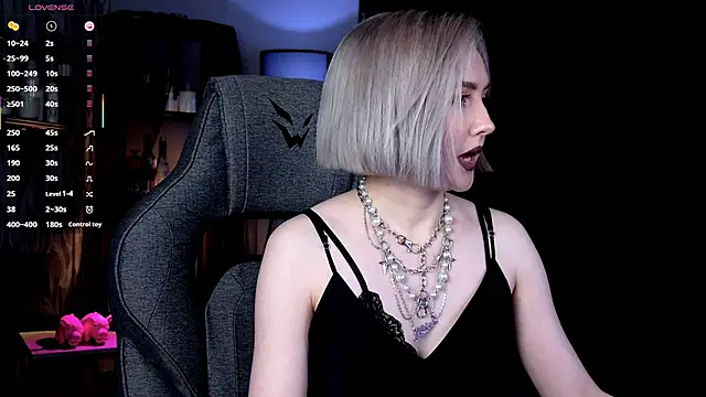 Snapshot of ReiYosimoto chatting on February 2, 2026, 7:24 pm ReiYosimoto online show from February 2, 2026, 7:24 pm