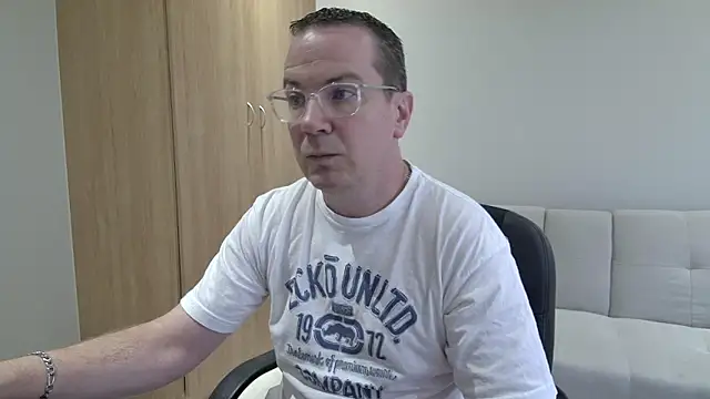 BrettJ81 online show from February 7, 2026, 12:46 pm