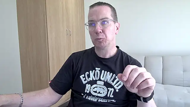 Snapshot of BrettJ81 chatting on May 30, 2026, 11:27 am BrettJ81 online show from May 30, 2026, 11:27 am